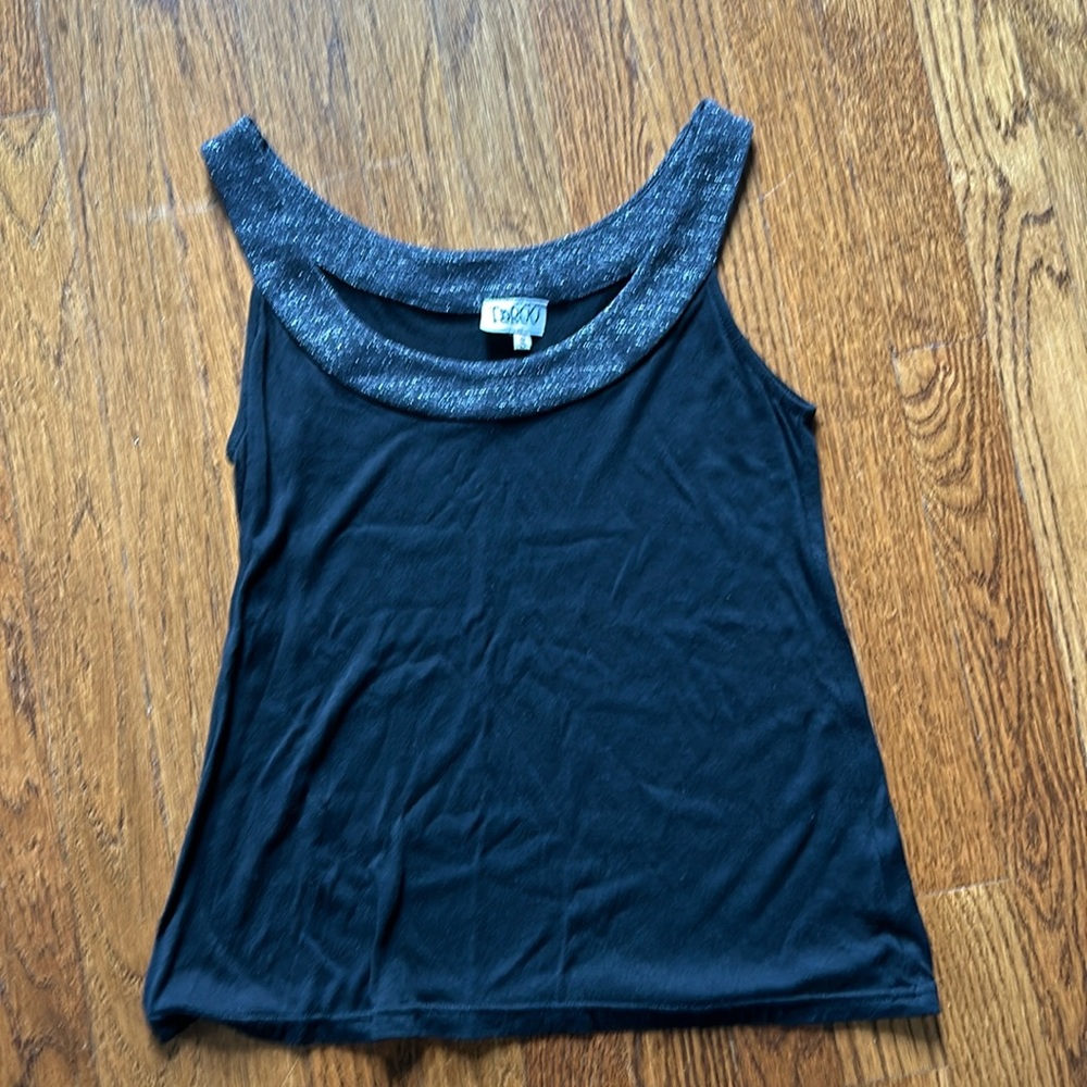 Shimmery trim Taroo black top size small.